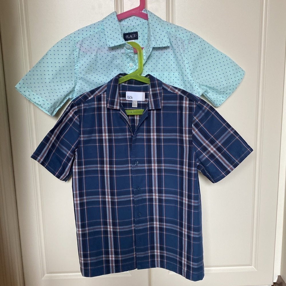 TWO SHORT SLEEVES SHIRTS BOYS SIZE L .